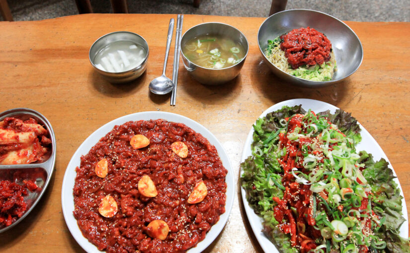 [진주 맛집] 제일식당 – 3대째 이어온 중앙시장 전통의 육회비빔밥과 선지국 노포