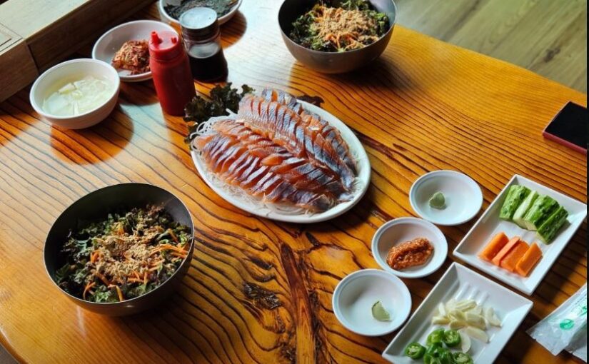 [가평 맛집] 송산송어양식장, 1급수 암반수로 키운 싱싱한 송어회 한 상(동네 한 바퀴 방영)